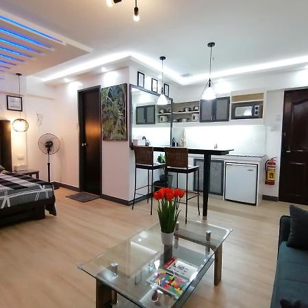 Condo Azur Suites E507 Near Airport, Netflix, Stylish, Cozy With Swimming Pool 막탄 외부 사진