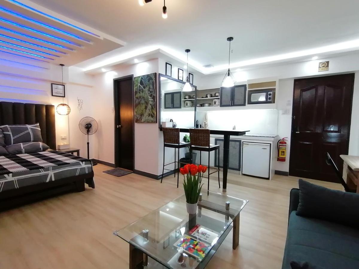 Condo Azur Suites E507 Near Airport, Netflix, Stylish, Cozy With Swimming Pool 막탄 외부 사진