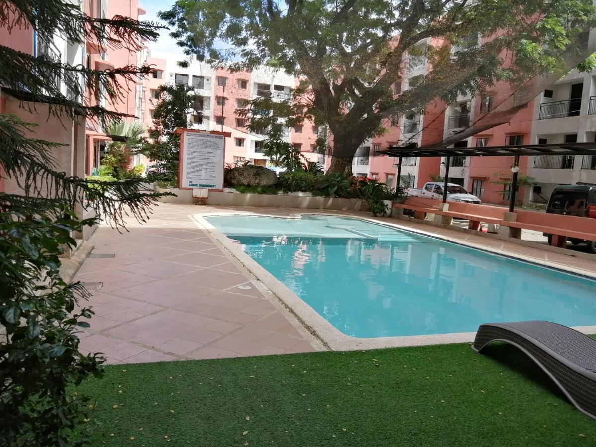 Condo Azur Suites E507 Near Airport, Netflix, Stylish, Cozy With Swimming Pool 막탄 외부 사진