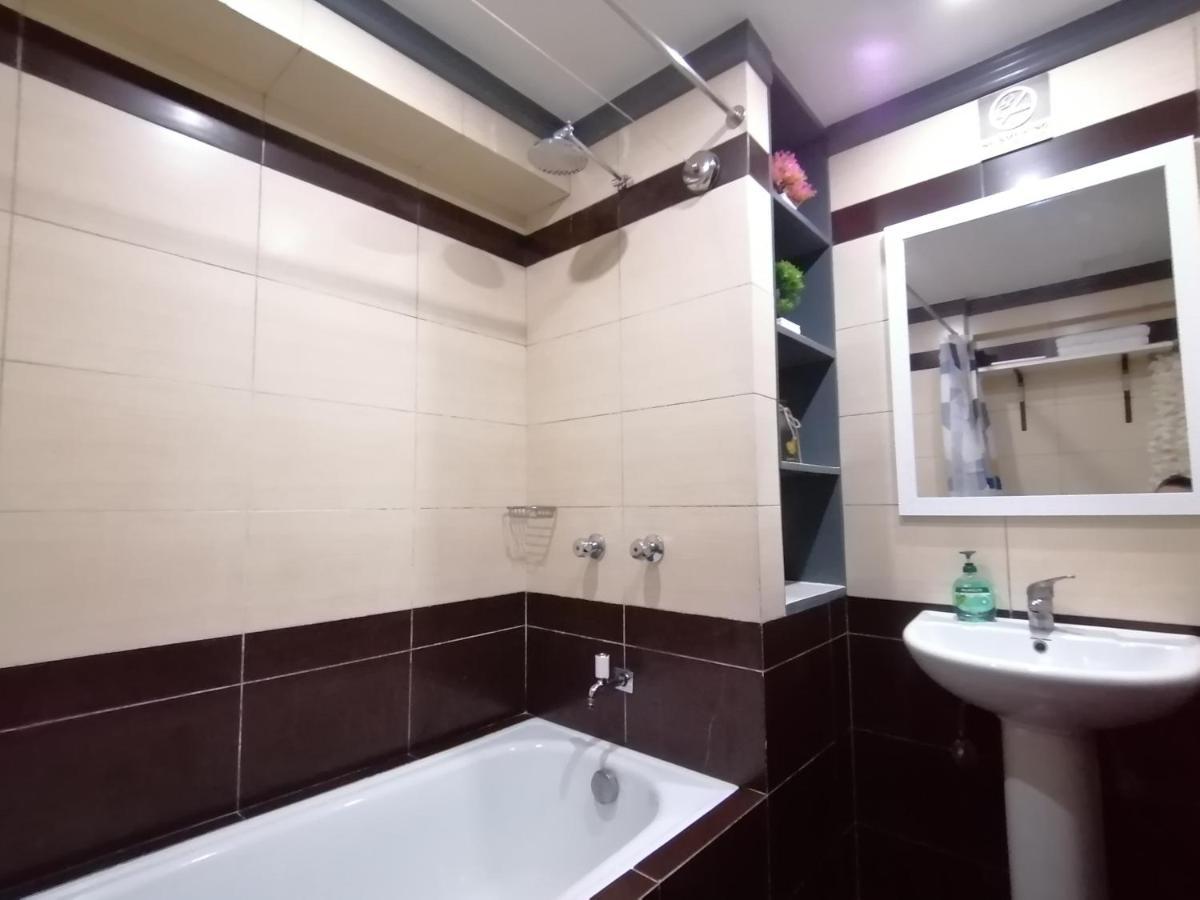 Condo Azur Suites E507 Near Airport, Netflix, Stylish, Cozy With Swimming Pool 막탄 외부 사진