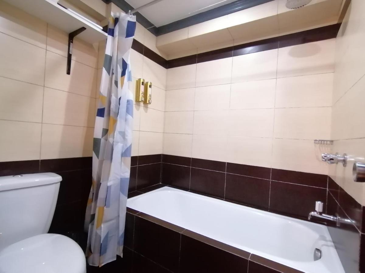 Condo Azur Suites E507 Near Airport, Netflix, Stylish, Cozy With Swimming Pool 막탄 외부 사진